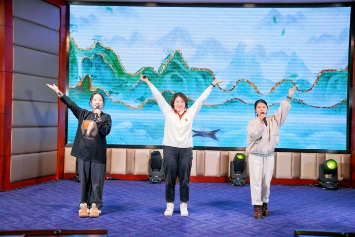 唱响口院 医路奋进——公司成功举办首届“口院好声音”歌唱比赛 第 3 张