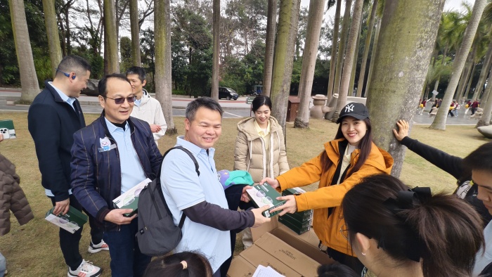 巾帼健步展风采 口腔同行向未来——公司成功举办2025年“三八”妇女节职工健步走活动 第 6 张