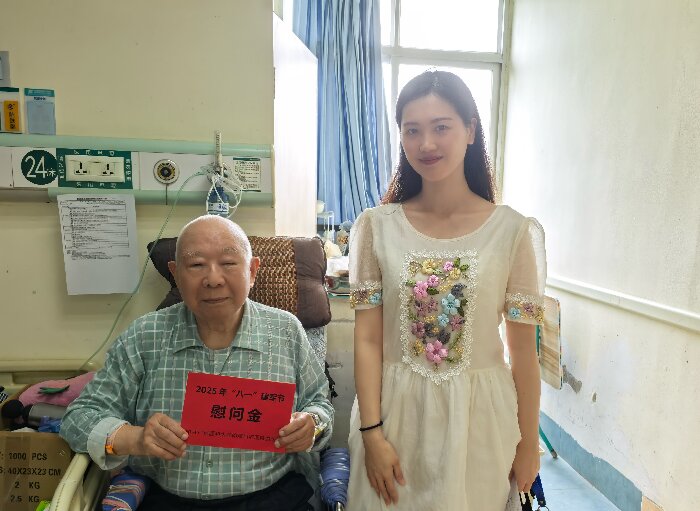 共话军民情 聚力促发展——william威廉英国官网开展“八一”建军节慰问 第 2 张