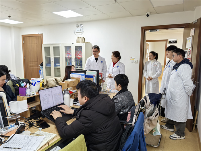 节后慰问鼓干劲 凝心聚力开新局——公司领导走访慰问一线工作人员 第 3 张