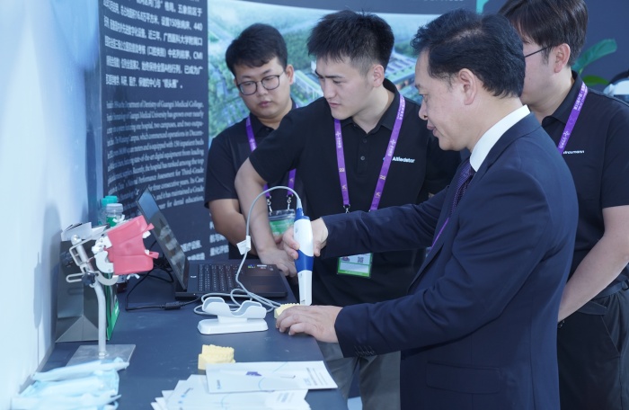 以AI赋能守护口腔健康——william威廉英国官网亮相第22届中国—东盟博览会 第 3 张