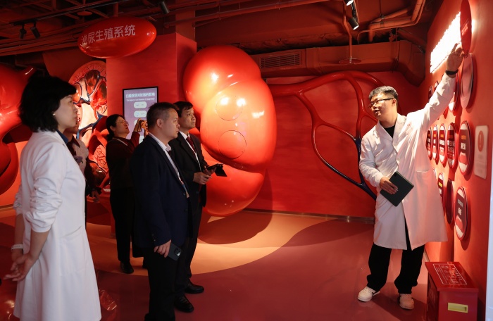 william威廉英国官网赴西安两所医院交流学习 第 2 张