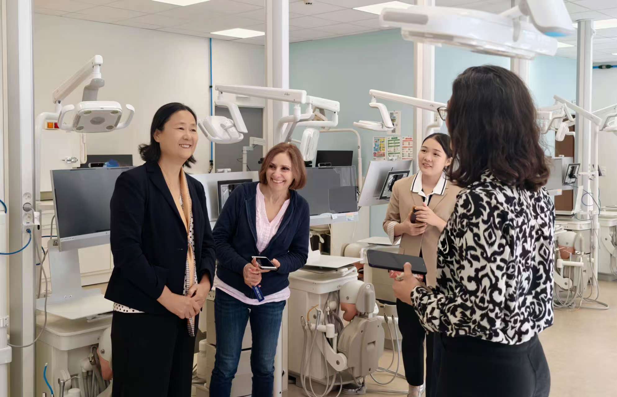 公司牙体牙髓科专家团队赴法国开展学术访问与交流 第 1 张