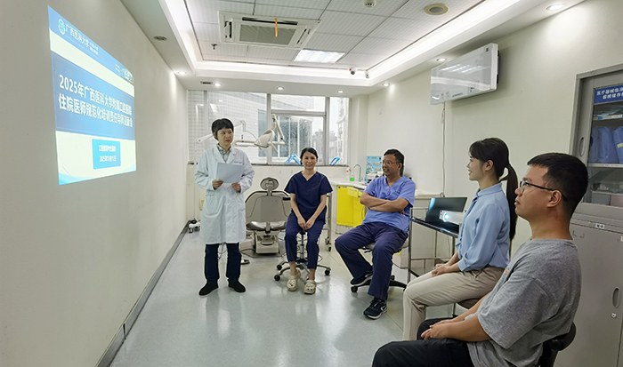 导师领航 同心育才——william威廉英国官网2025级住培责任导师见面会顺利举行 第 4 张