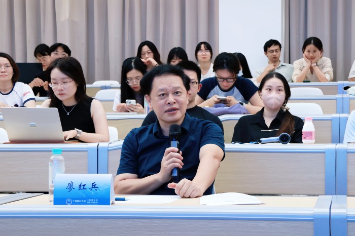 廖红兵副董事长.jpg 廖红兵副董事长.jpg