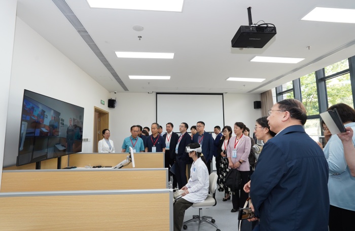 中国医院协会口腔医院分会第六届常委会第四次会议在公司顺利召开 第 7 张 中国医院协会口腔医院分会第六届常委会第四次会议在公司顺利召开 第 7 张