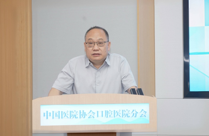 邓旭亮.jpg 邓旭亮.jpg