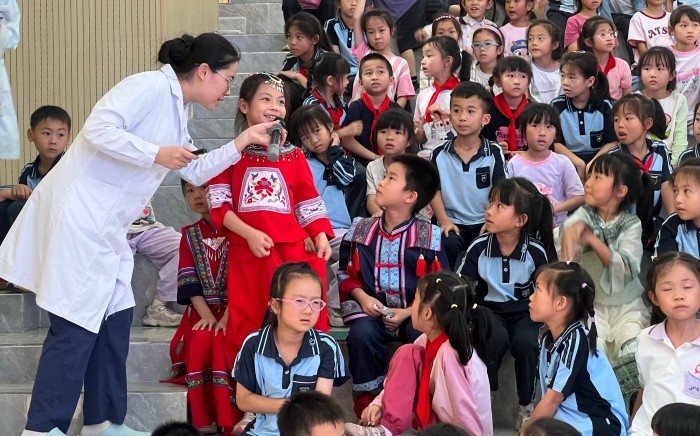 民族团结润童心 健康口腔伴成长——公司儿童口腔科医护团队走进天桃实验公司青运校区开展主题实践活动 第 2 张 民族团结润童心 健康口腔伴成长——公司儿童口腔科医护团队走进天桃实验公司青运校区开展主题实践活动 第 2 张
