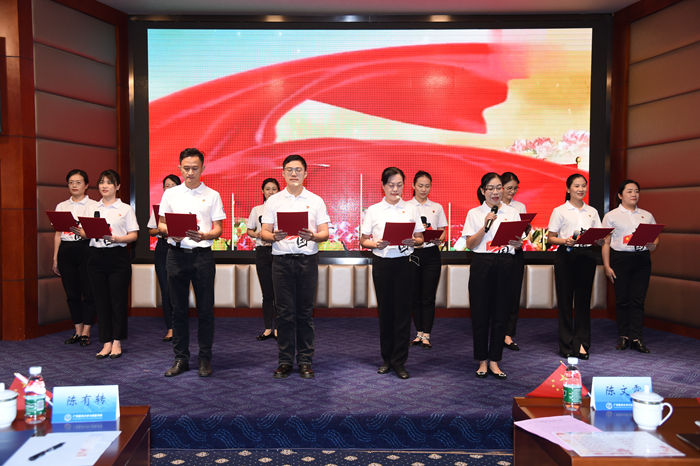 【喜迎二十大】公司成功举办“喜迎二十大·医心颂清廉”诵读比赛 第 5 张